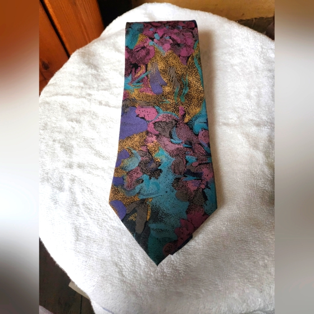 JTBeckett Multicolor Abstract Men's Tie- 100% Rayon